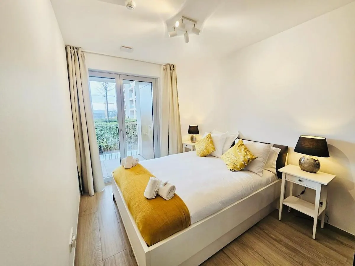 Serene 2 Bedroom Flat With Private Terrace-Cd10 Λουξεμβούργο 0*,  Λουξεμβούργο